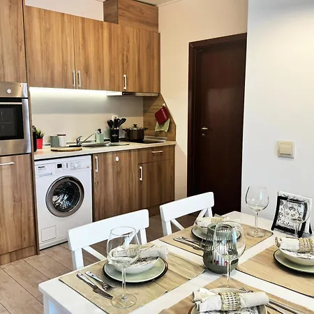 Daire Emis Alpine Retreat - Modern & Cozy & Bright Bansko