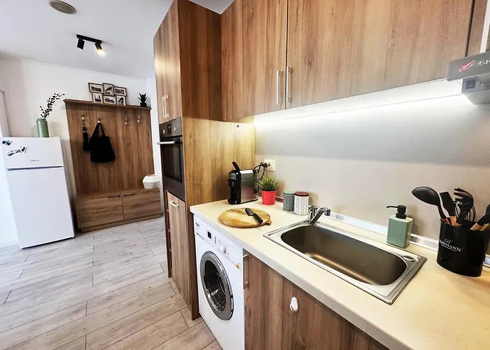 Emis Alpine Retreat - Modern & Cozy & Bright Μπάνσκο